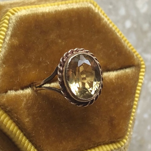 Vintage Oval Citrine Yellow Gold Ring - Picture 9 of 11